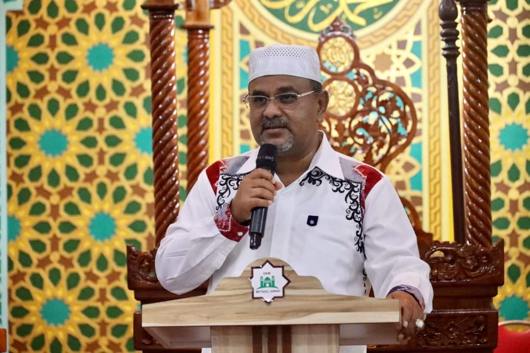 Bupati Karimun, Aunur Rafiq saat menyampaikan ucapan selamat datang kepada para Jamaah Haji yang baru tida di Karimun